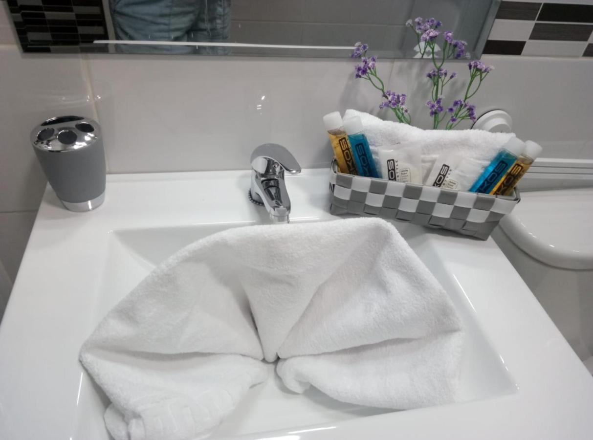 Apartament 5' Cc Yumbo San Bartolomé Eksteriør billede